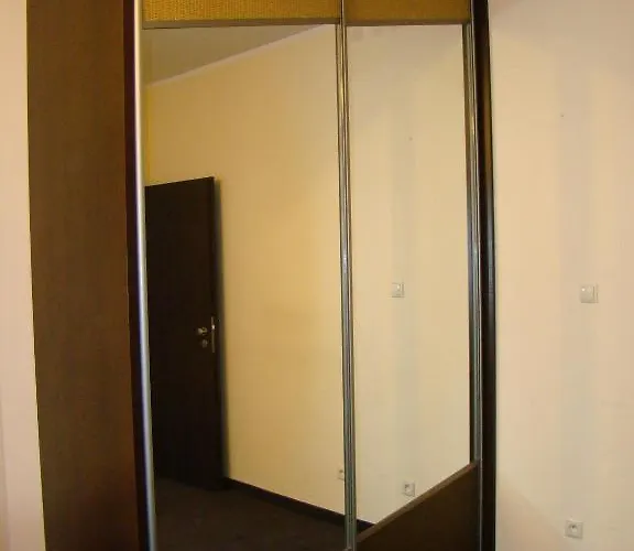 Проживание в семье Pentagos *