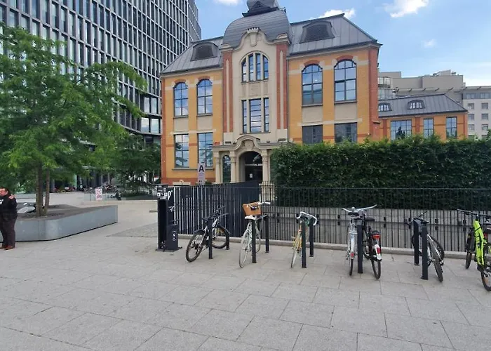 Проживание в семье Pentagos *